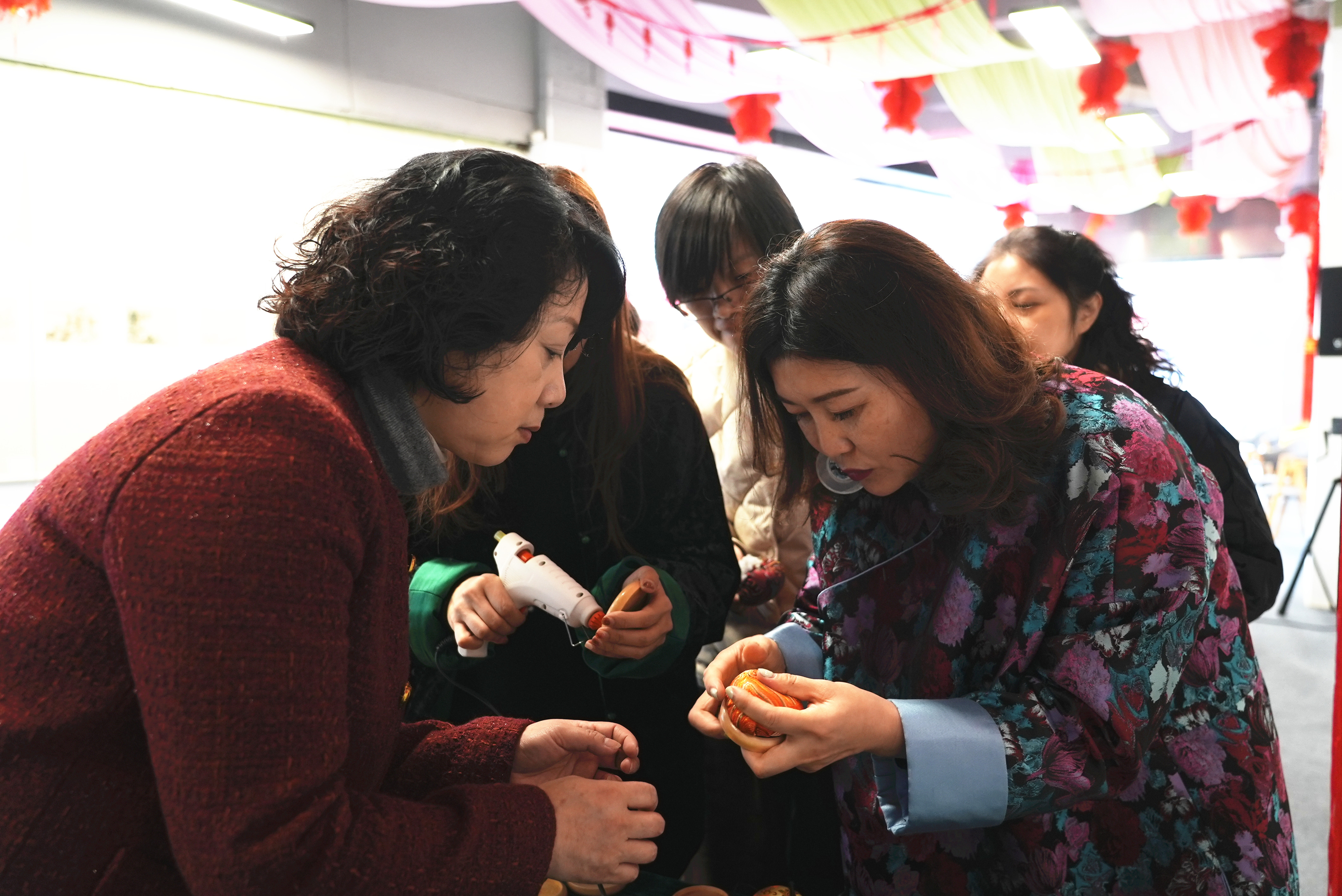 感受非遗魅力 体验花针之美——江苏省文化馆工会开展“三八”国际妇女节主题活动