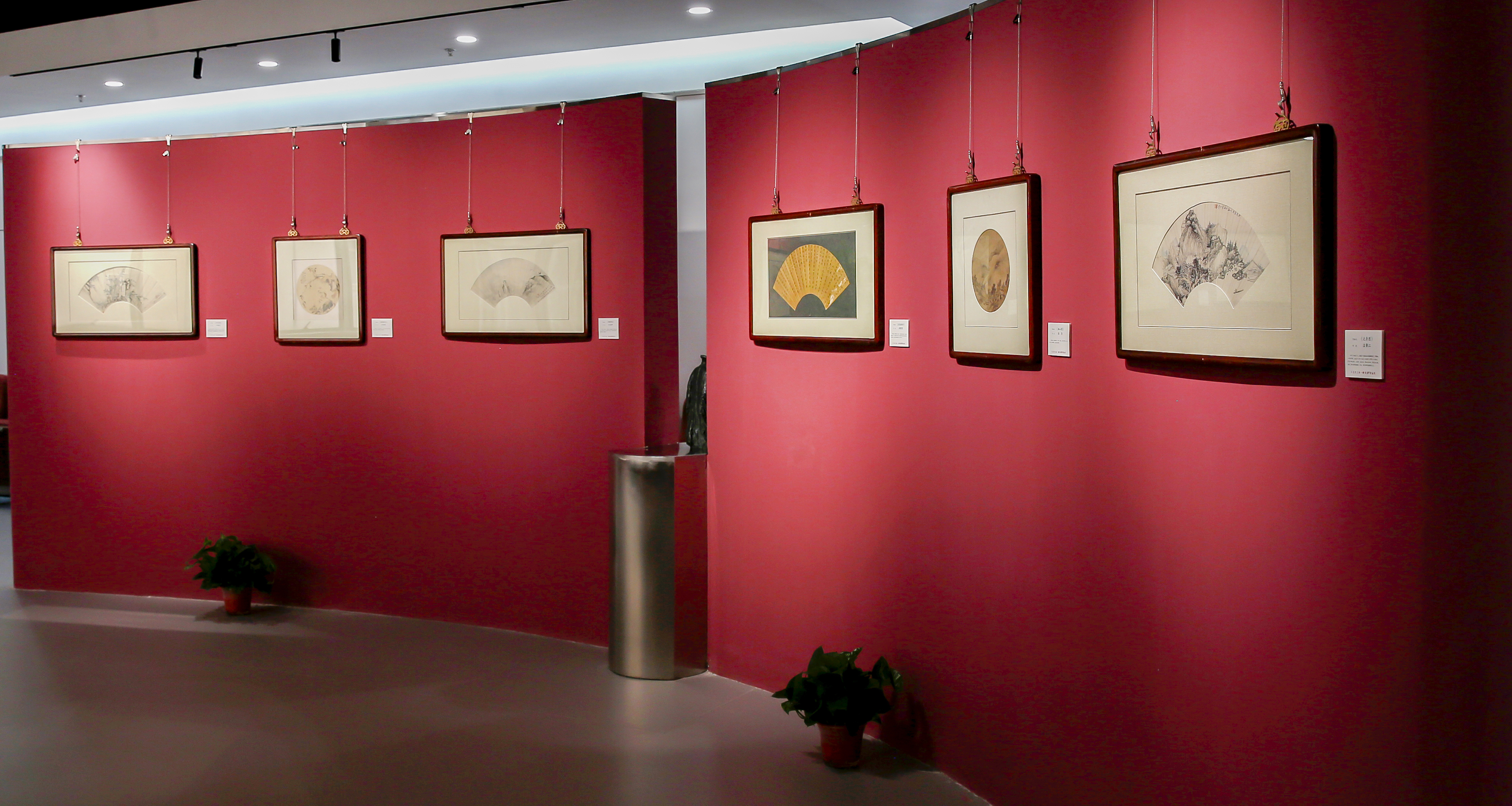 “永恒的温度——经典书画名作复制品展”和“不息的文脉——金陵耆贤书画展”在江苏艺术馆展出